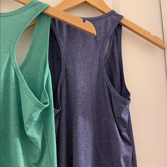 Bundle of Two Women’s Workout Tanks (XS & Small) - Picture 7 of 7